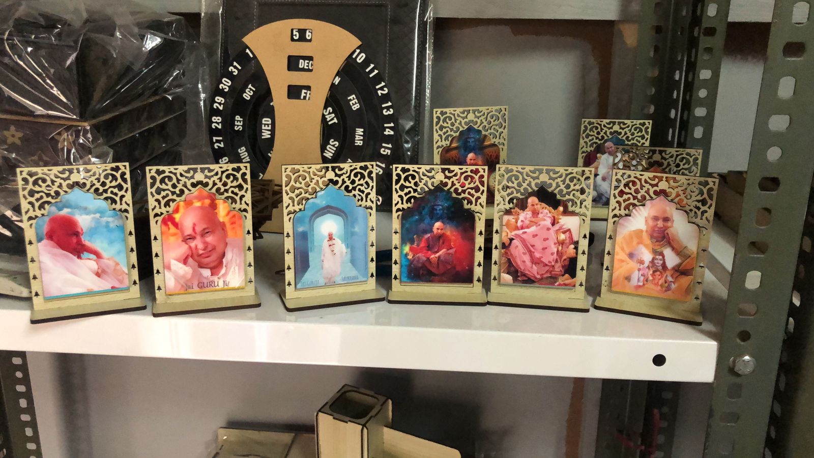 ✨ Divine Guru Aura Mini Frame — Personal Blessings, One Frame at a Time